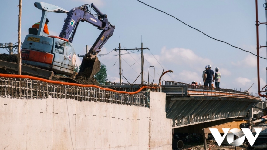 Các công trình giao thông “đắp chiếu” trong suốt thời gian dài