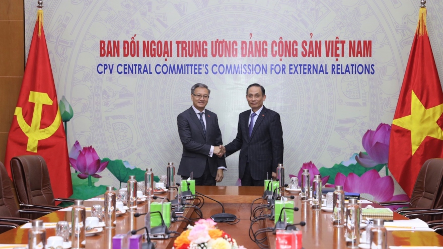Đoàn đại biểu Ban đối ngoại Trung ương Lào thăm và làm việc tại Việt Nam