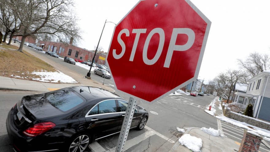 Phổ biến biển Stop, tại sao không?