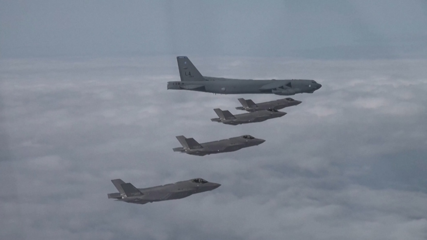 Mỹ điều B-52 tập trận cùng F-35 của Hàn Quốc sau khi Triều Tiên thử tên lửa