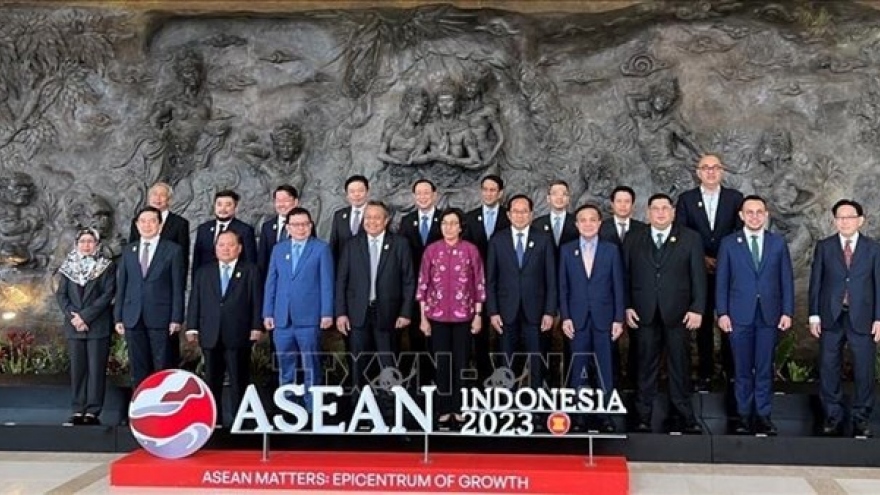 Vietnam attends meetings  of ASEAN finance ministers, central bank governors in Indonesia