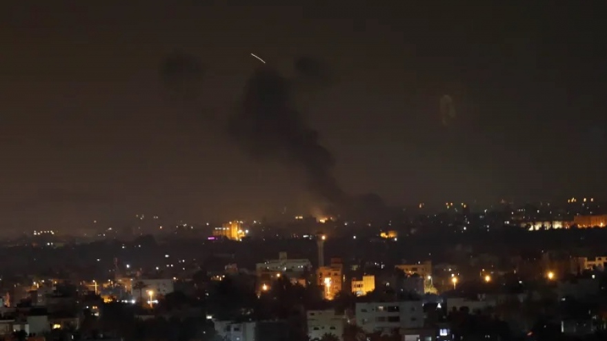 Israel không kích dải Gaza, nguy cơ xung đột lan rộng