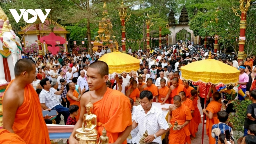 Tôn trọng và bảo đảm tự do tín ngưỡng, tôn giáo là chủ trương nhất quán