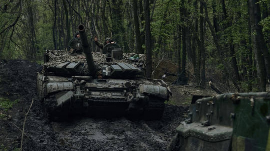 Ukraine lên tiếng sau khi Tướng Mỹ nói đã chuyển 98% vũ khí cam kết cho Kiev
