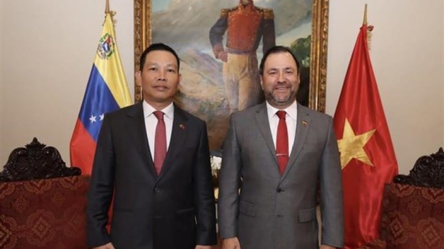Venezuelan FM greatly appreciates comprehensive partnership with Vietnam