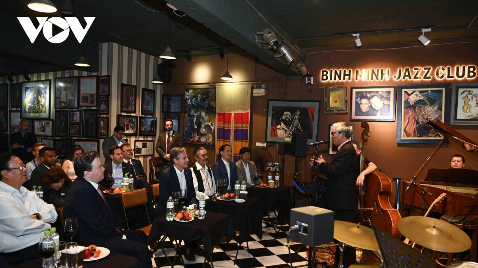 US Secretary of State enjoys Jazz music, Vietnamese cuisine