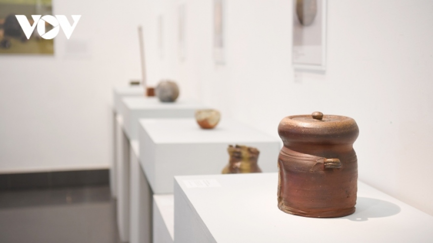 Hanoi welcomes opening of Japanese pottery exhibition