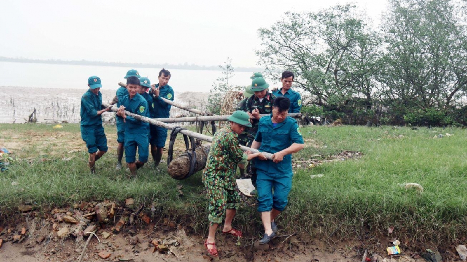 225-kilo bomb found in Nghe An river