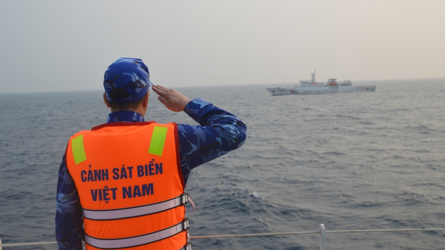 Tàu Cảnh sát biển Việt Nam và Trung Quốc tuần tra liên hợp