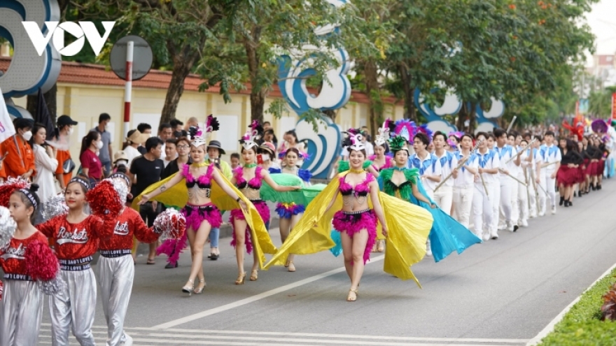 Street festival kick-starts Dong Hoi culture and tourism week 2023