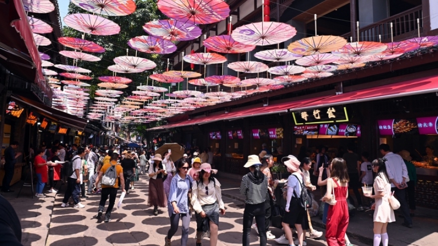 Trung Quốc: Nhu cầu du lịch tăng hơn trước dịch dịp nghỉ lễ 1/5