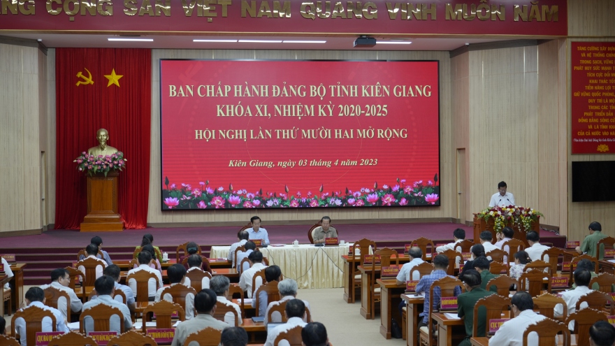 Kiên Giang xóa tên 32 đảng viên trong quý I