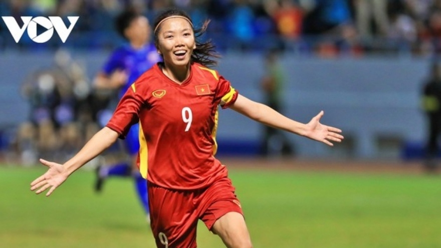 Huỳnh Như về nước, ĐT nữ Việt Nam “đội mưa” tập luyện cho SEA Games 32