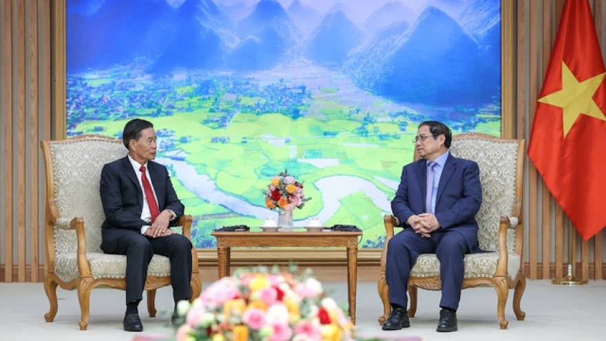 Thủ tướng tiếp Chủ tịch Ủy ban Trung ương Mặt trận Lào xây dựng đất nước