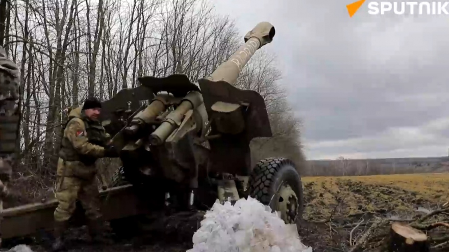 Lựu pháo 152mm của Nga phản pháo vào đội hình Ukraine