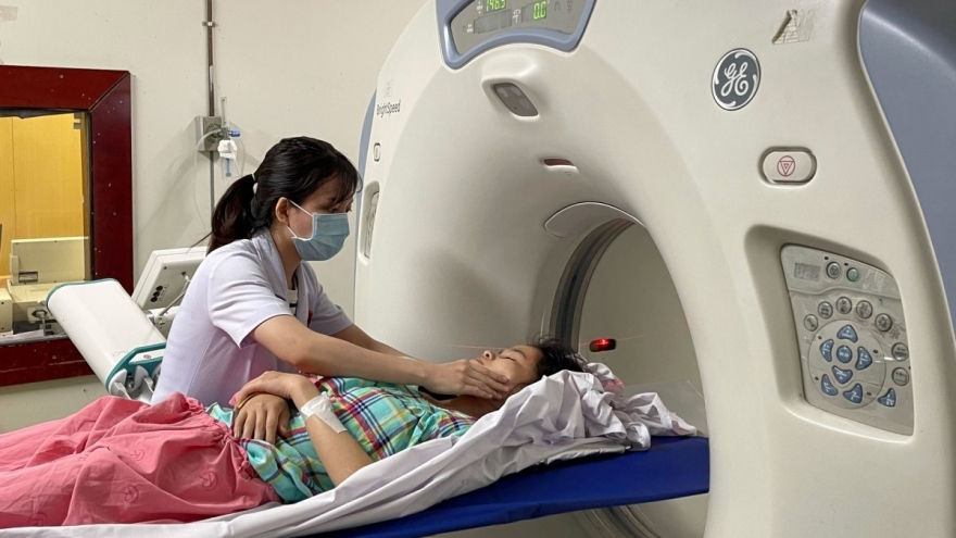 Hơn một tháng sau Nghị quyết 30: Bệnh viện đã hết khó?