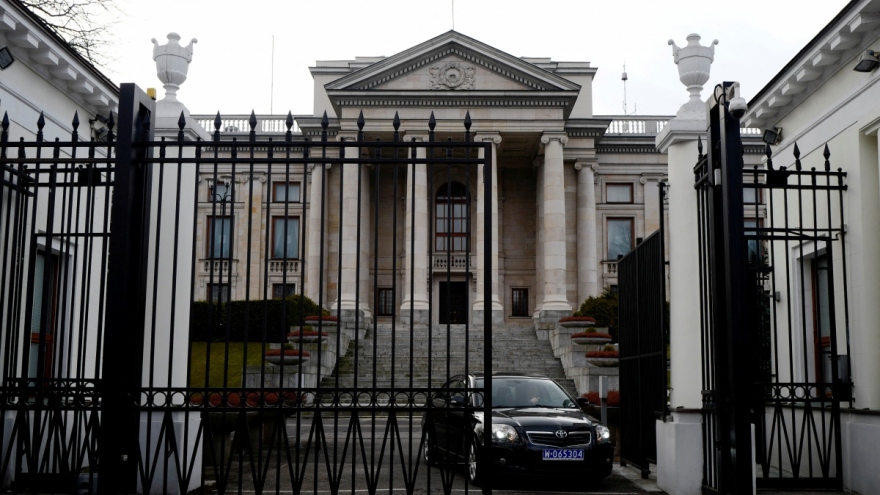 Rạn nứt quan hệ Nga-Ba Lan sau khi tịch thu trường học của Đại sứ quán Nga