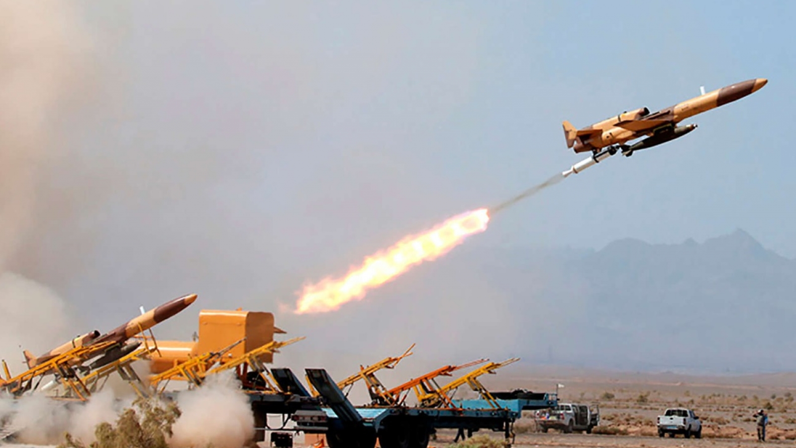 Quân đội Iran chủ động tấn công huyết mạch kinh tế để gây khó cho Mỹ và Israel?