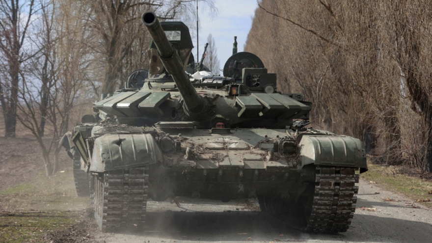 Cận cảnh xe tăng Ukraine khai hỏa, nhắm bắn mục tiêu tại Zaporizhzhia