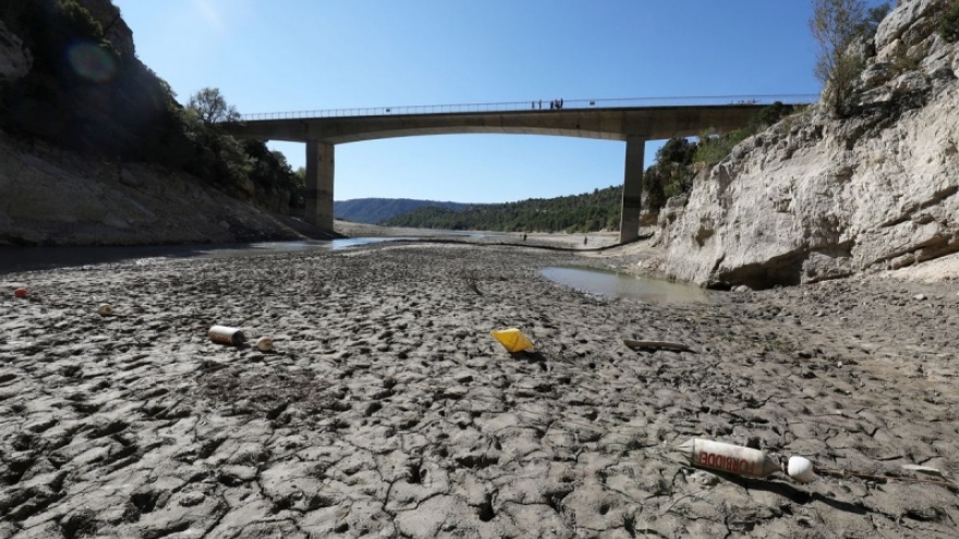 Pháp đứng trước nguy cơ hạn hán và thiếu nước trầm trọng trong mùa Hè 2023