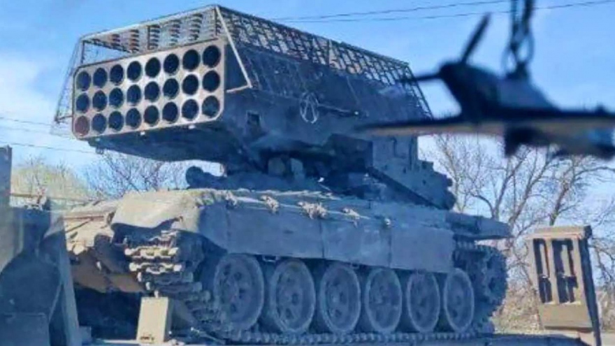 Nga trang bị giáp lồng cho siêu pháo “lửa mặt trời” TOS-1A
