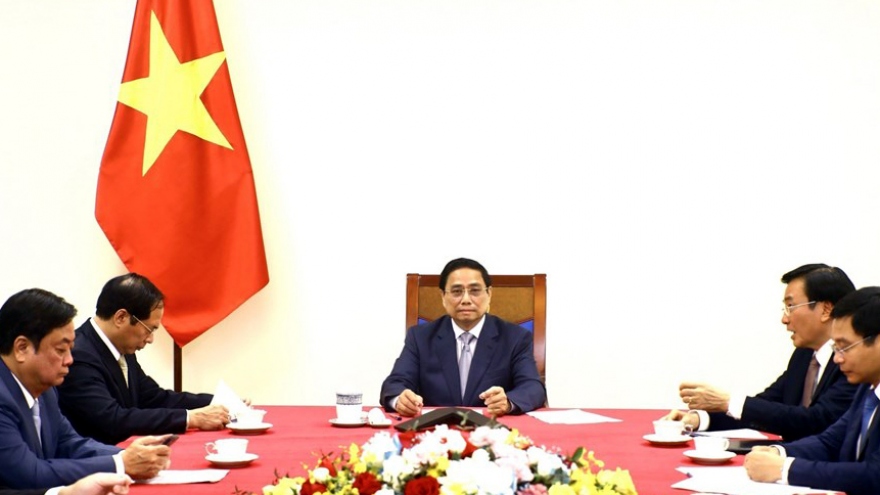 Thủ tướng Chính phủ điện đàm với Thủ tướng Quốc vụ viện Trung Quốc