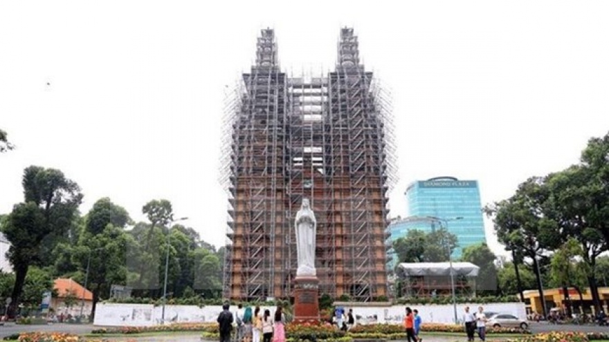Saigon Notre-Dame Cathedral’s crosses to be restored in Belgium