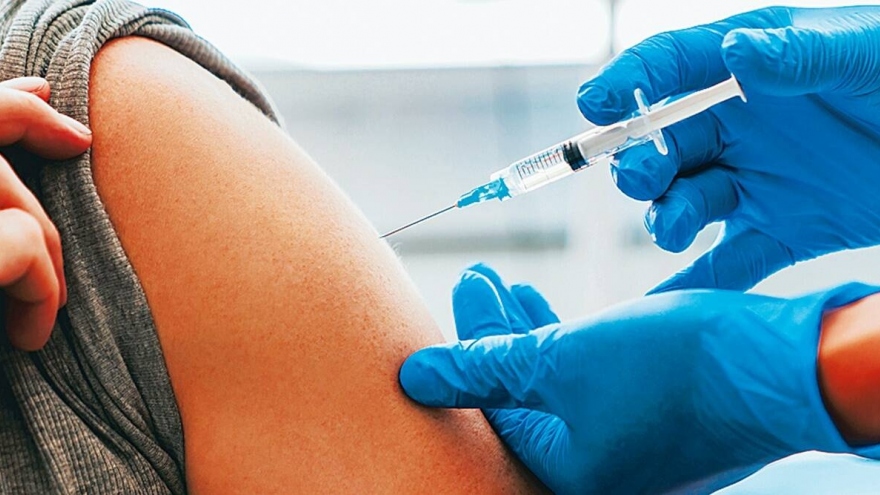 Số ca mắc Covid-19 tăng, người dân có cần tiêm vaccine mũi bổ sung?