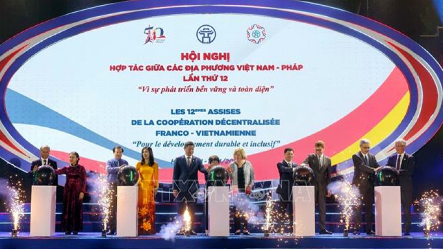 “Dạo chơi nước Pháp” trên phố đi bộ hồ Hoàn Kiếm, Hà Nội