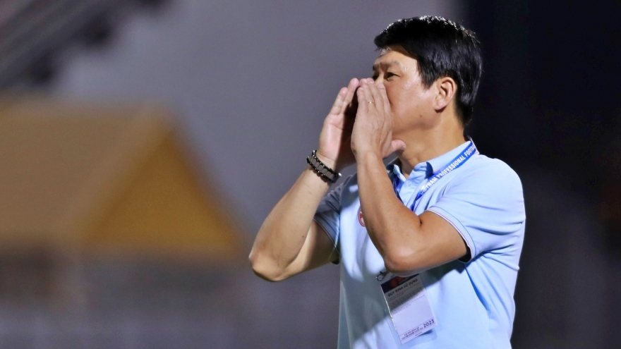 Thua Hà Nội FC, HLV Vũ Tiến Thành “trút giận” lên trọng tài