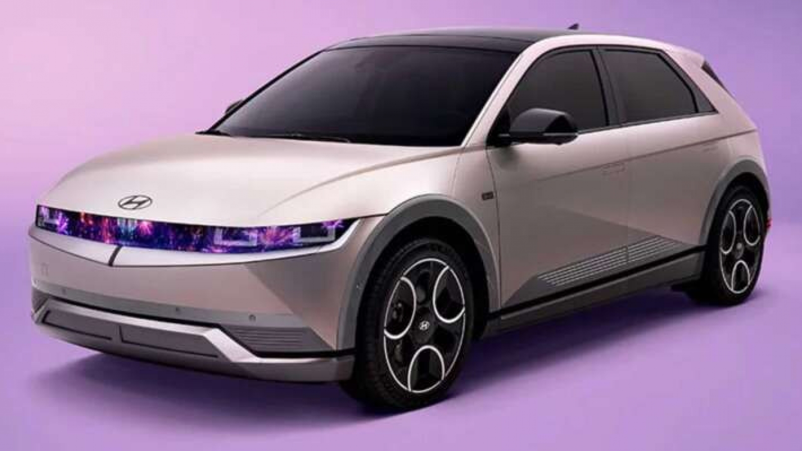 Ra mắt Hyundai Ioniq 5 phiên bản kỷ niệm 100 năm thành lập Disney