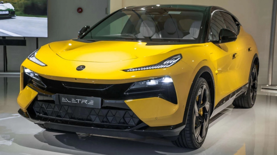 Lotus Eletre - mẫu xe chạy điện động cơ kép nhanh nhất trên thế giới