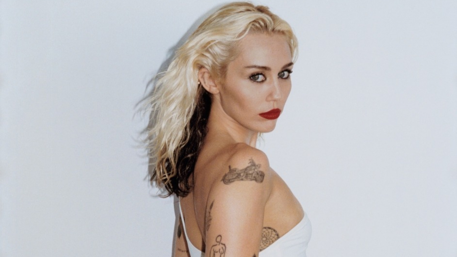 Miley Cyrus tiết lộ không muốn đi lưu diễn trong tương lai