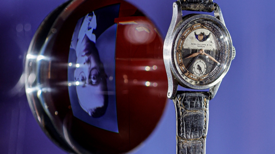 Đồng hồ Patek Philippe của Hoàng đế Phổ Nghi được bán đấu giá tới 3 triệu USD