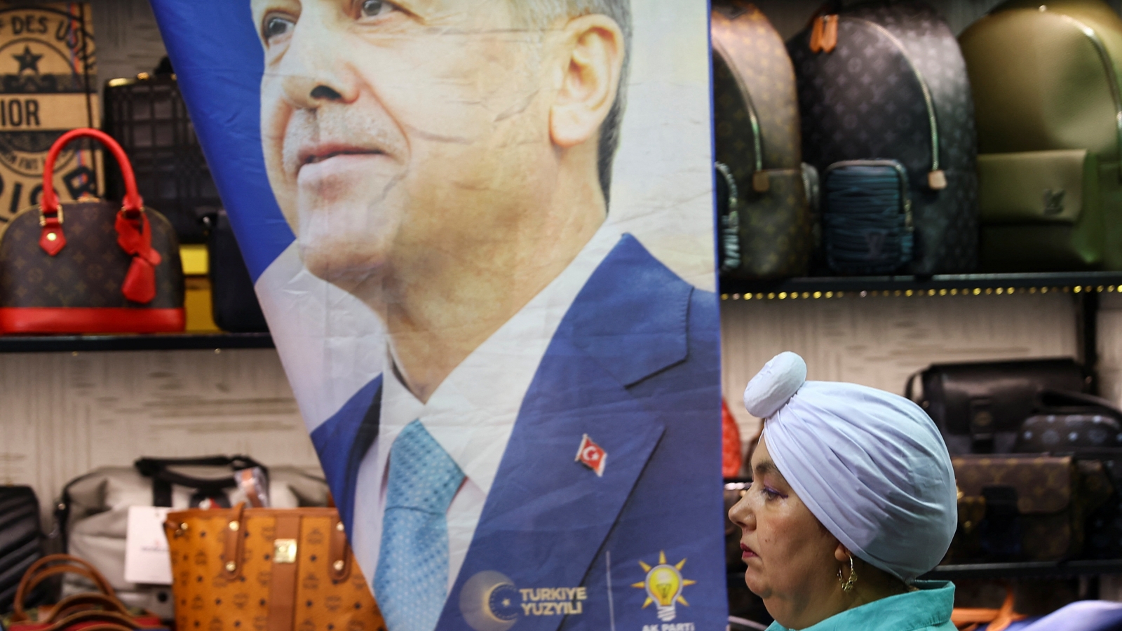 Người dân Thổ Nhĩ Kỳ quan tâm đến kinh tế sau chiến thắng của ông Erdogan