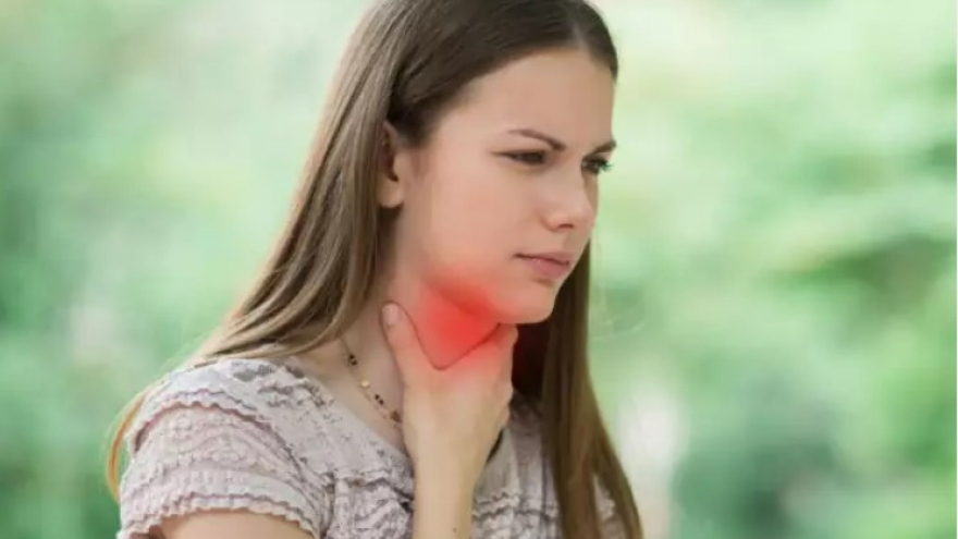 6 triệu chứng ung thư thực quản ở cổ họng