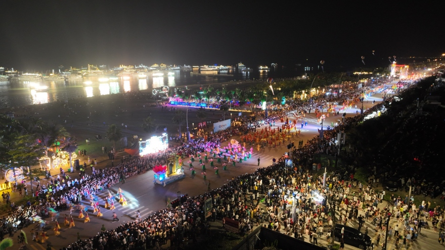 Carnaval Hạ Long và hành trình 15 năm kết nối sắc màu văn hóa