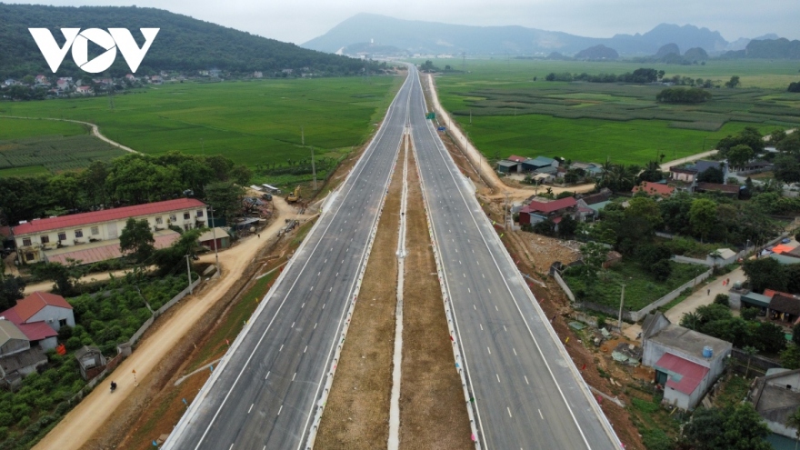 Thí điểm thưởng dự án giao thông đảm bảo tiến độ - nhà thầu nói gì?