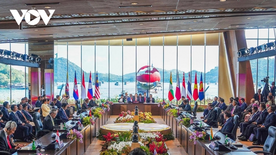 Nhìn lại Hội nghị cấp cao ASEAN 42: Một ASEAN tầm vóc, hết mình vì lợi ích người dân