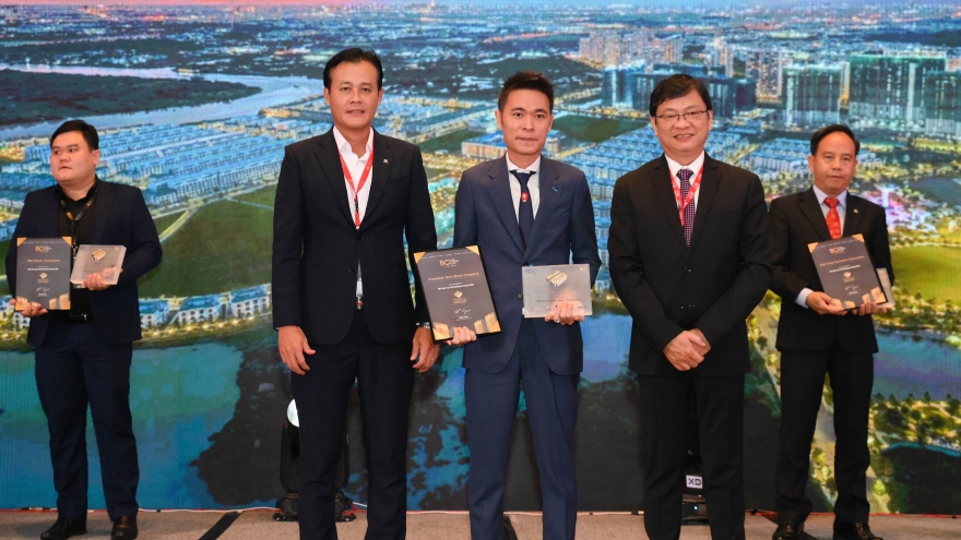 Vinhomes đạt Top 10 chủ đầu tư hàng đầu Việt Nam tại BCI Asia Awards 2023