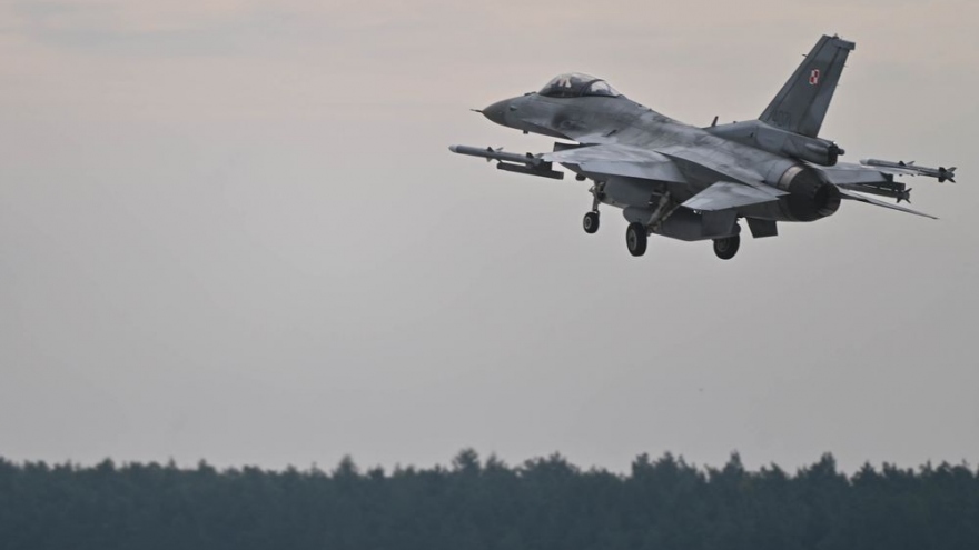Ba Lan sẵn sàng tham gia huấn luyện F-16 cho phi công Ukraine