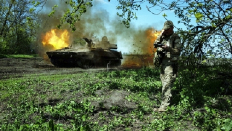 Nga phóng tên lửa chống tăng phá hủy vị trí bắn của Ukraine