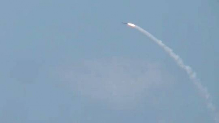 Nga tấn công tên lửa quy mô lớn, phá hủy kho nhiên liệu và đạn dược của Ukraine