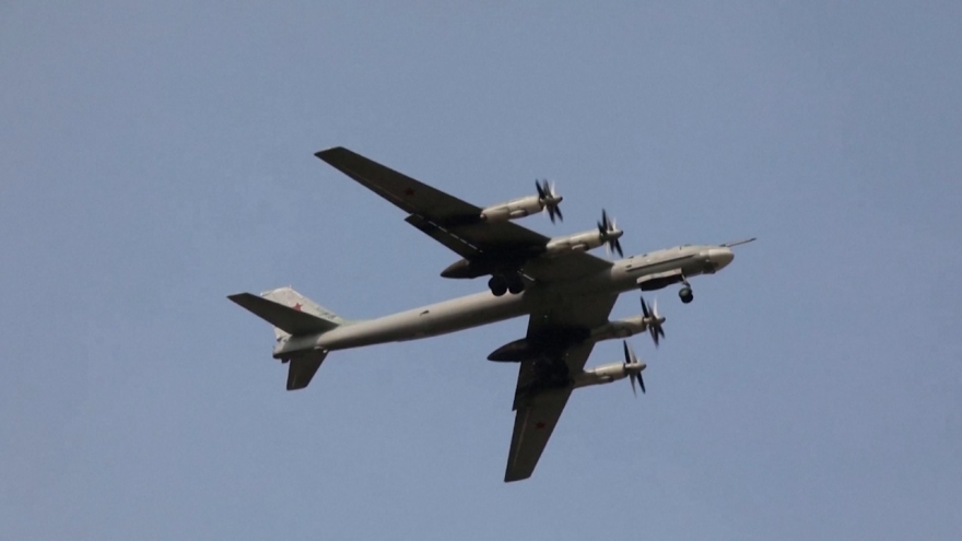 Hai máy bay Tu-95MS của Nga bay trên Biển Chukchi, gần Alaska