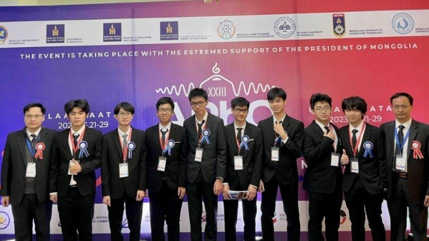 Vietnam wins four bronzes at Asian Physics Olympiad 2023