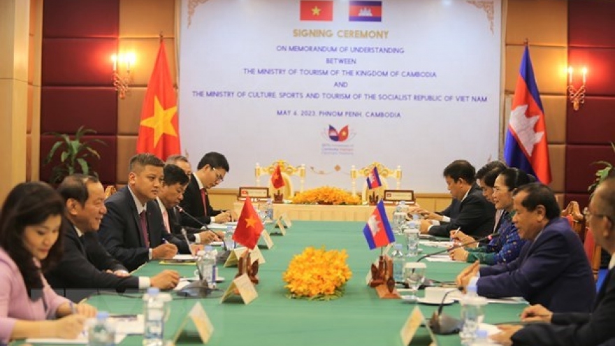 Vietnam, Cambodia agree to promote tourism, sports cooperation