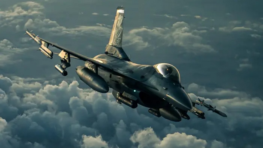Mỹ khuyến khích đồng minh NATO gửi F-16 cho Ukraine