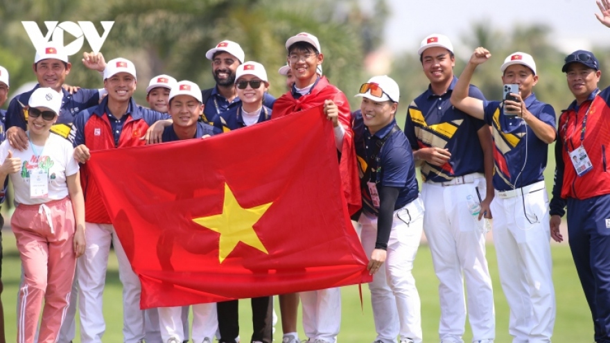 15-year-old golfer brings gold for Vietnam at SEA Games 32