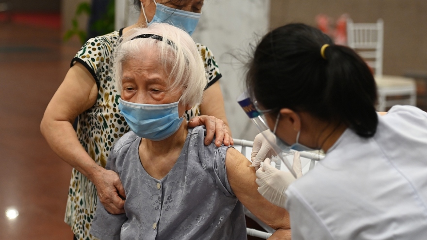 Tiêm vaccine Covid-19 ở Việt Nam thực hiện thế nào trong thời gian tới?