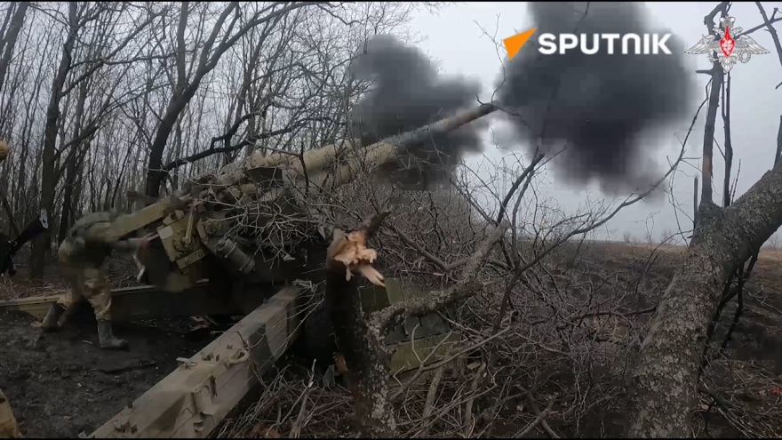 Xem lựu pháo Msta-B của Nga dội hỏa lực trong khu vực chiến sự ở Ukraine